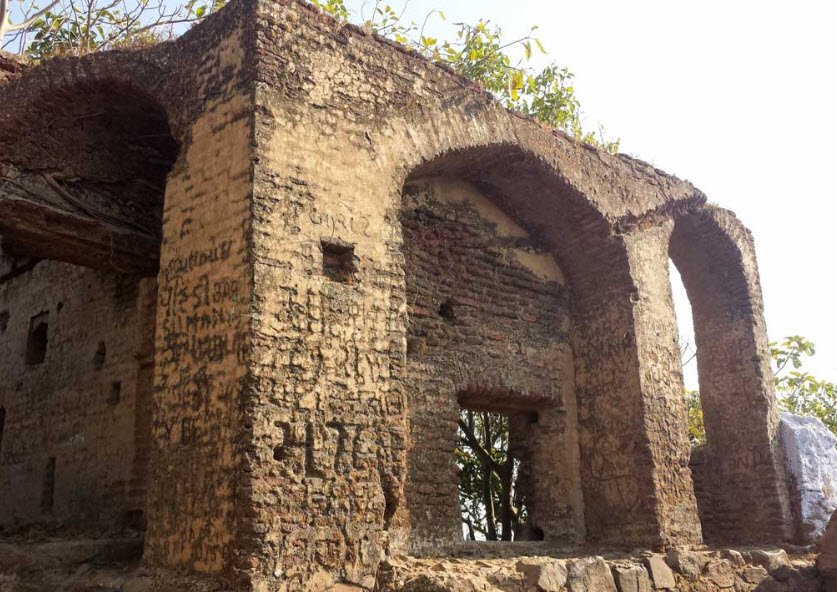 Chhatrapati Shivaji Parnera Fort, Valsad, Gujarat - Vushii.com Chhatrapati Shivaji Parnera Fort, Valsad, Gujarat - Vushii.com